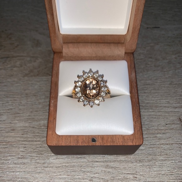 BOGO NEW Gorgeous Jeweled Ring - Picture 5 of 5